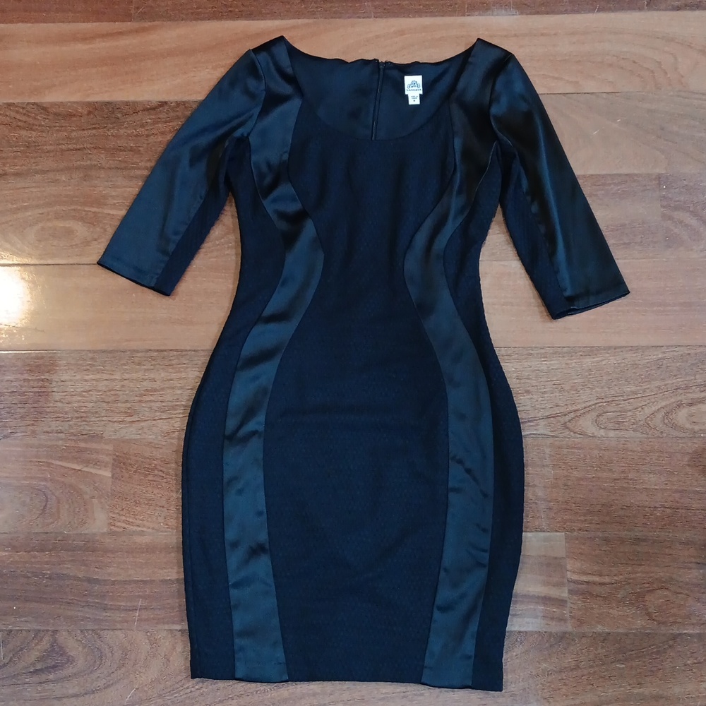 Textural Bodycon - Picture 1 of 7